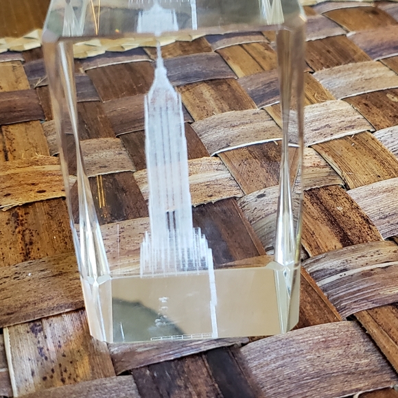 Empire State Bldg 3D Etched in Crystal - Picture 5 of 9